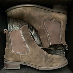 Thursday Duchess olive leather Chelsea boots size 9